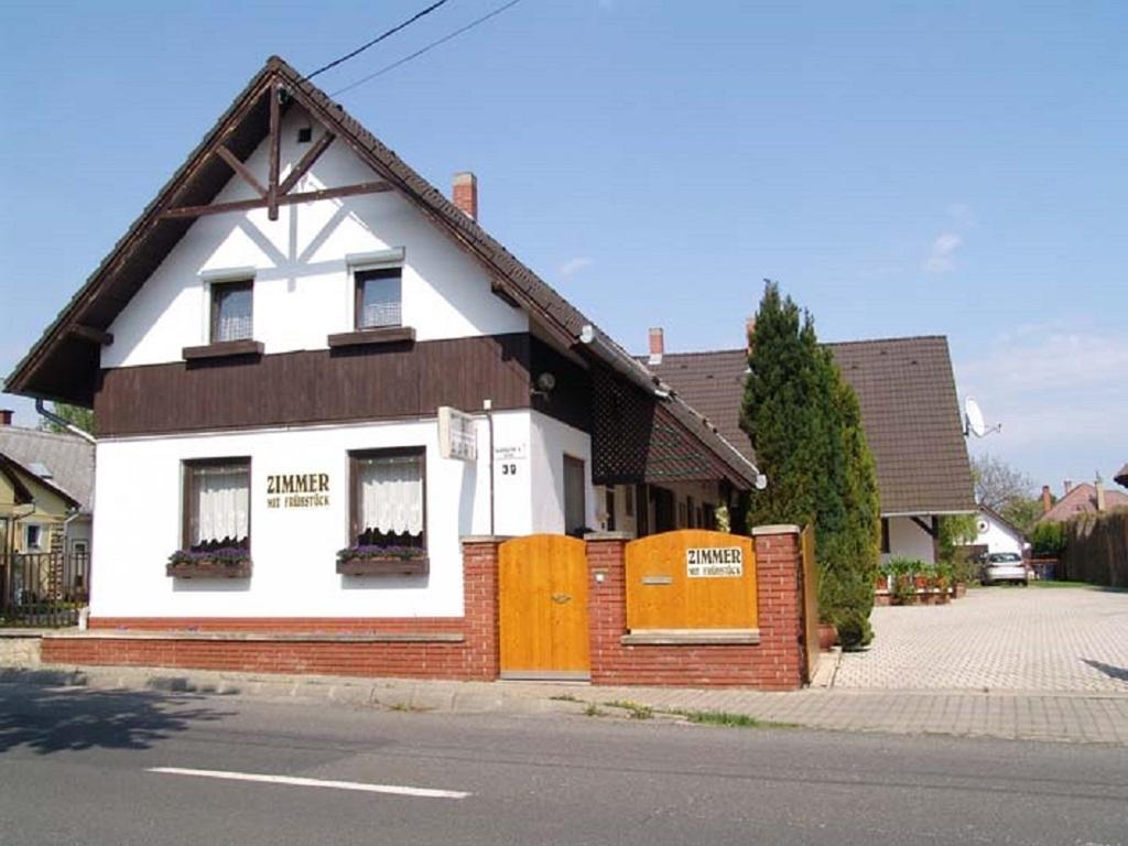 Bed and Breakfast Eifert Ház Balatongyörök Exterior foto