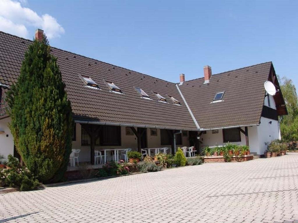 Bed and Breakfast Eifert Ház Balatongyörök Exterior foto